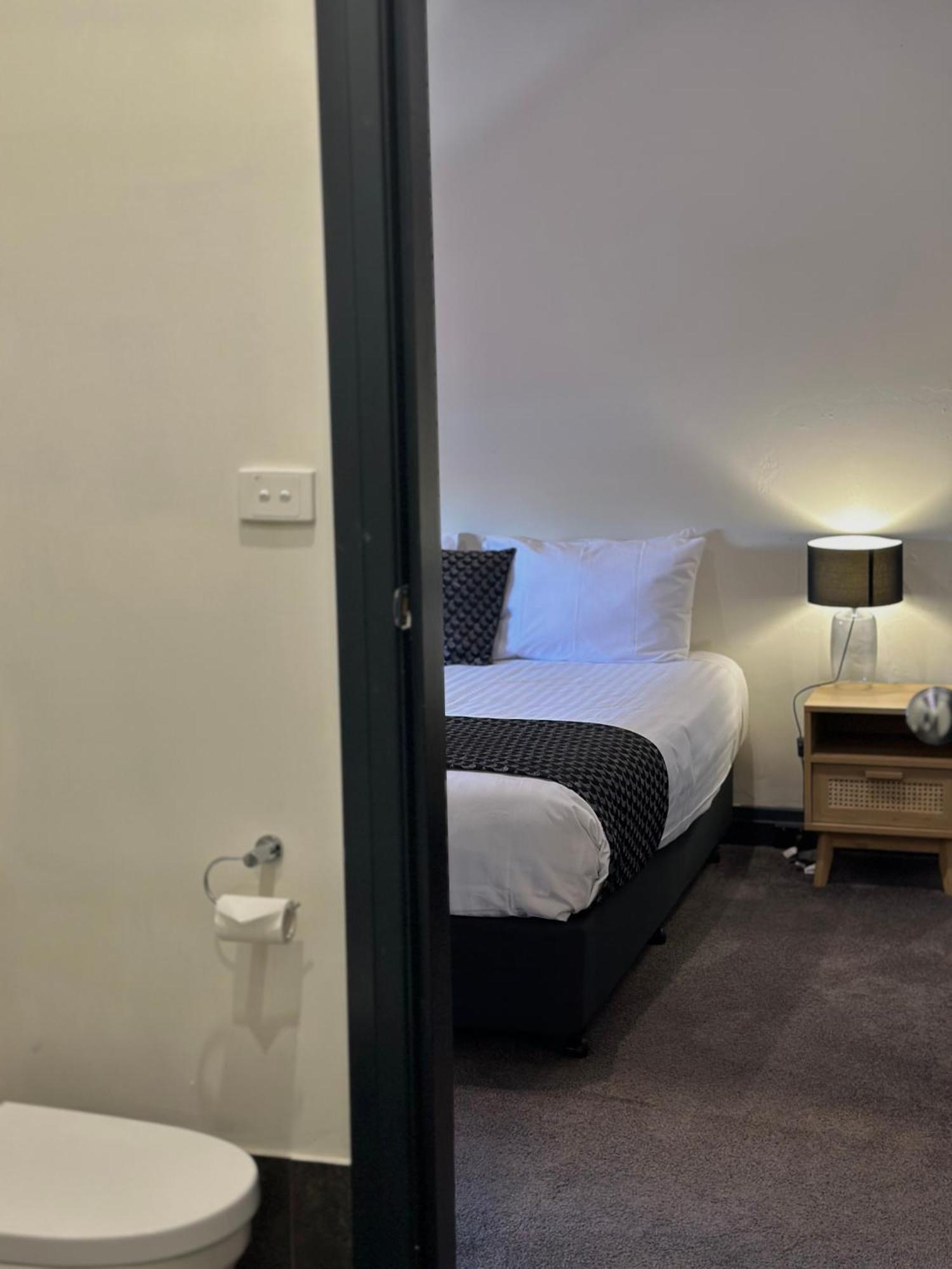 Romano'S Hotel & Suites Уогга-Уогга Экстерьер фото