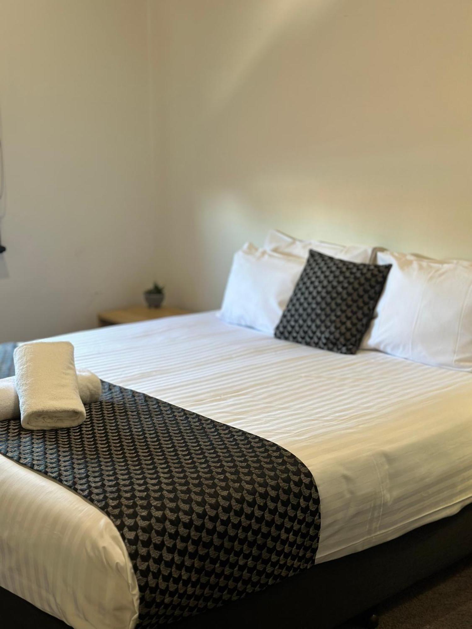 Romano'S Hotel & Suites Уогга-Уогга Экстерьер фото