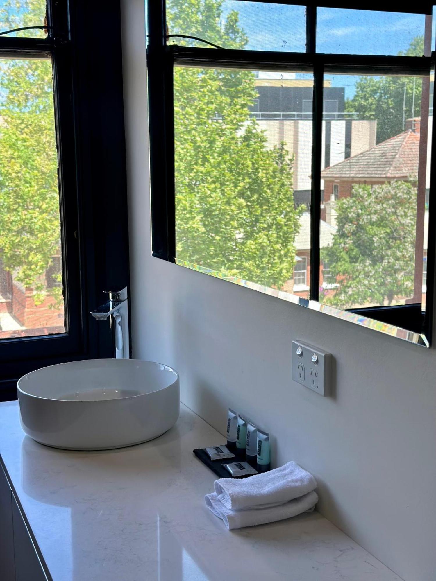Romano'S Hotel & Suites Уогга-Уогга Экстерьер фото